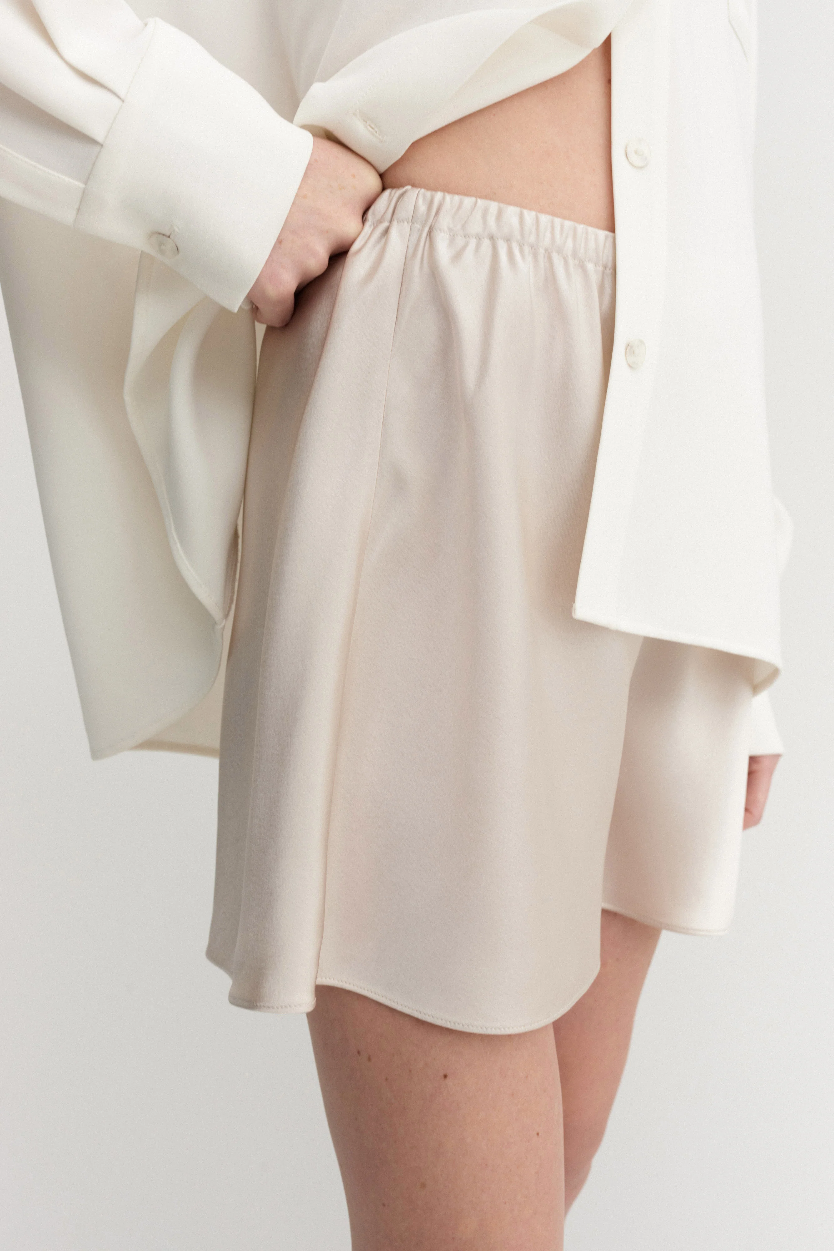Bim Satin Shorts, pearl - Image 4